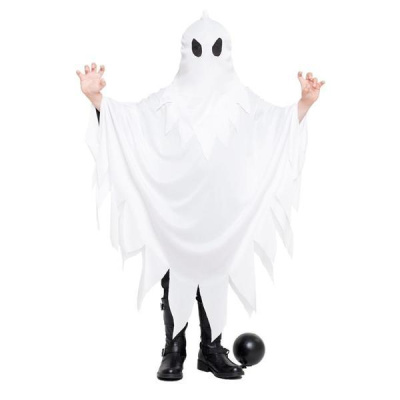 Criança vestida com fantasia branca de fantasma e balão preto no chão