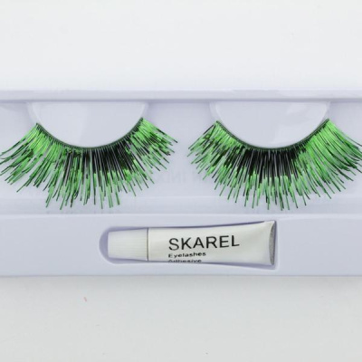 Pestanas postiças verdes e pretas com cola SKAREL em estojo branco