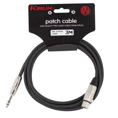Cabo de áudio profissional Kirlin patch cable preto com 3 metros e conetores metálicos