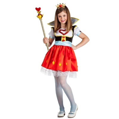 Menina com fantasia de Rainha de Copas em fundo branco