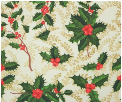 Pano decorativo com padrão de azevinho e bagas vermelhas sobre fundo creme com detalhes dourados