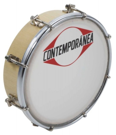 Pandeiro de madeira clara com pele branca e aro metálico com logo CONTEMPORÂNEA