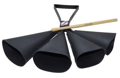 Conjunto de quatro chocalhos pretos cónicos com cabo de madeira e pega preta