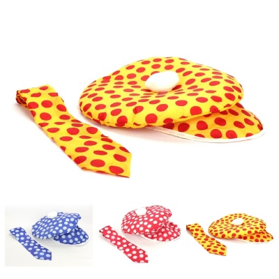 Conjuntos de chapéu e gravata com padrão de bolinhas em amarelo, vermelho e azul