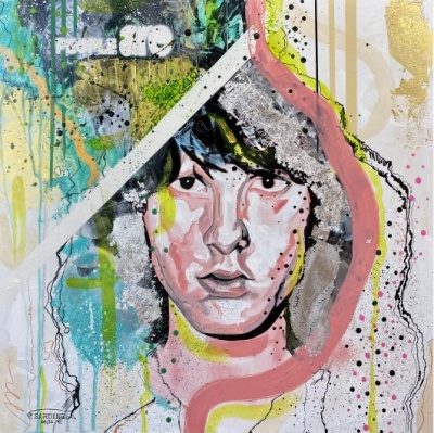 Quadro artístico com retrato e padrões coloridos abstratos