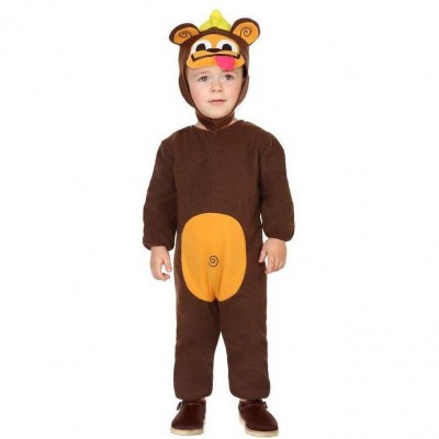 Criança com fato castanho e capuz de animal, com barriga laranja e detalhes no capuz.