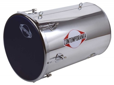Tambor de percussão metálico prateado com pele preta e logotipo CONTEMPORÂNEA