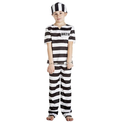 Criança com fato de prisioneiro às riscas preto e branco com número 90210, boina e algemas