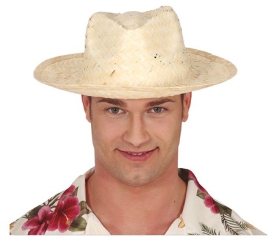 Homem com chapéu de palha e camisa floral