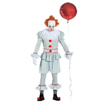 Figura de palhaço com balão vermelho e roupa cinzenta com detalhes vermelhos e brancos