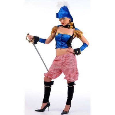 Fato de Carnaval azul com calças riscas vermelhas e brancas, chapéu azul com pena e espada
