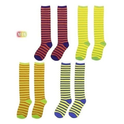 Cinco pares de meias altas às riscas em várias cores