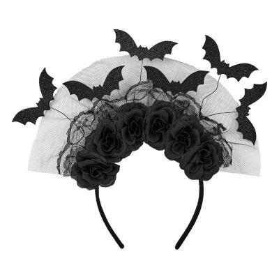 Aro de cabeça preto com flores e morcegos em tule e renda.