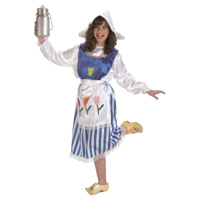 Fantasia tradicional feminina com avental de flores, saia riscada, camisa branca, sapatos de madeira e cantil metálico