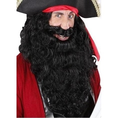 Máscara com cabelo e barba pretos, lenço e chapéu de pirata