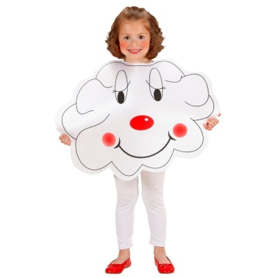 Criança com fantasia de nuvem sorridente com nariz vermelho e bochechas cor-de-rosa.