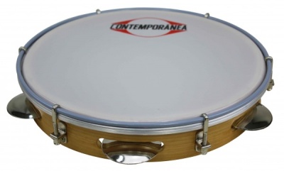 Pandeireta de madeira com pele branca e platinelas metálicas.