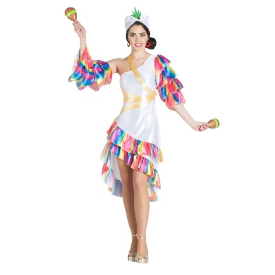 Vestido branco com folhos coloridos e acessórios de percussão