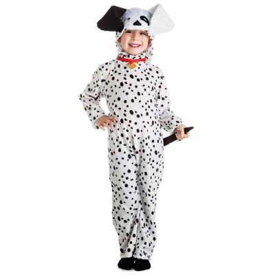 Criança com fato de dálmata branco com pintas pretas e capuz com orelhas