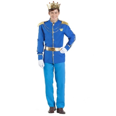 Homem vestido com fato de príncipe azul e dourado com coroa dourada