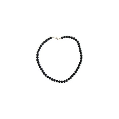 Colar de contas pretas com fecho metálico