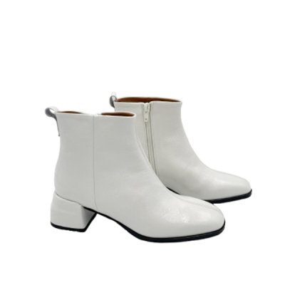 INVOGUE :: Botas Branco verniz