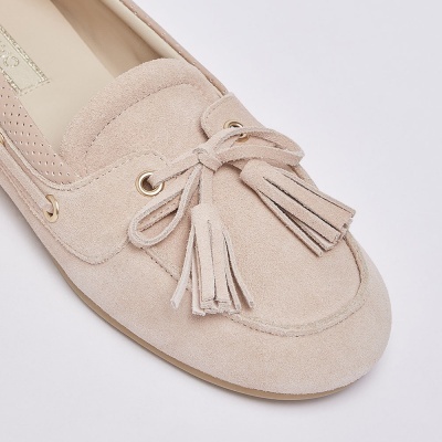 Mocassins de camurça com borlas