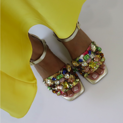 DANIELASHOES :: SANDALIA COM APLICAÇÕES SALTO MÉDIO