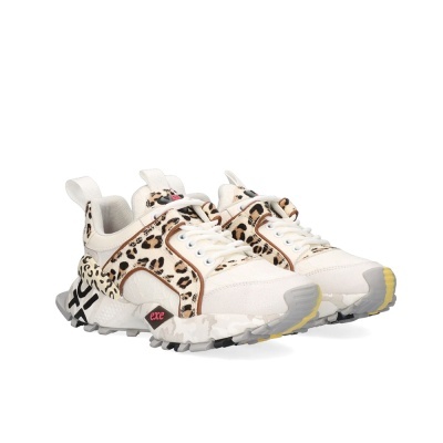 EXÉ :: 2025-3M Leo/White