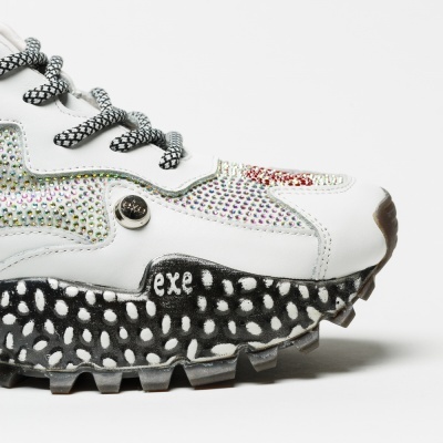 EXÉ :: SY25-1 White