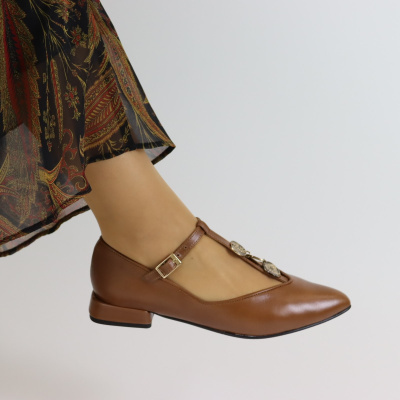 DANIELASHOES :: Sapato camel com aplicação DANIELASHOES :: Sapato camel com aplicação