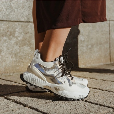 EXÉ :: D190608-13 White/Silver