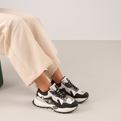 EXÉ :: D190608-13 Black/White EXÉ :: D190608-13 Black/White