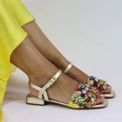 DANIELASHOES :: SAPATOS COM APLICAÇÕES SALTO RASO