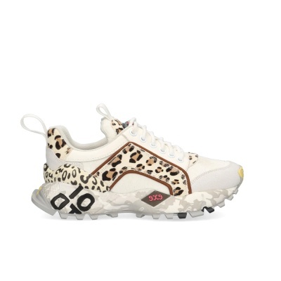 EXÉ :: 2025-3M Leo/White