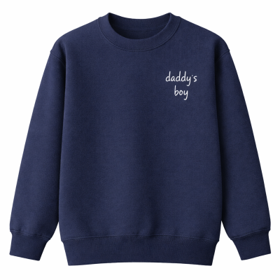 Camisola azul escura com texto branco daddys boy no peito