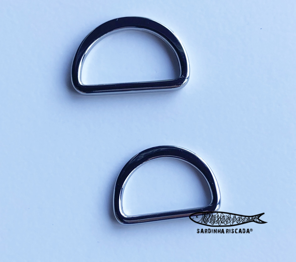 Argola Meia Lua Premium - Prata Argola Meia Lua Premium - Prata