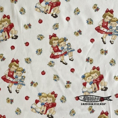 Margret & Sophie - Playing