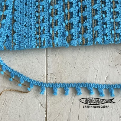 Franja com galão curta