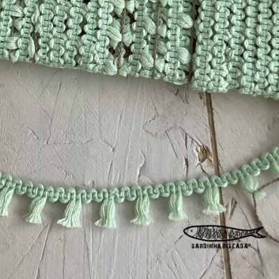 Franja com galão curta