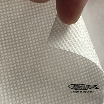 Entretela TNT autocolante