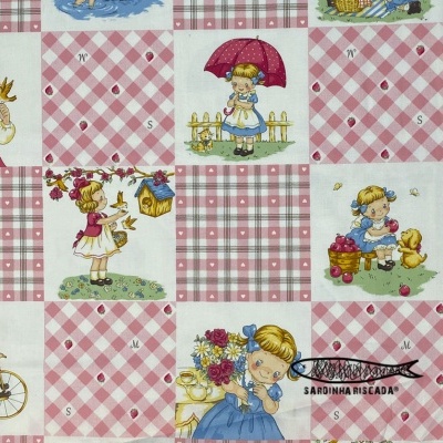 Margret & Sophie - Panel with a cute doll - Pink