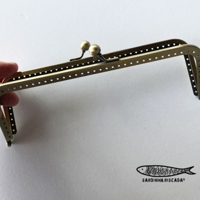 Fecho da avó - Retangular Ouro Velho 18cm