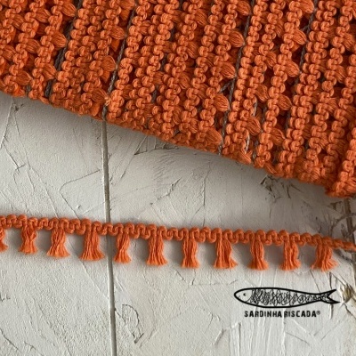 Franja com galão curta