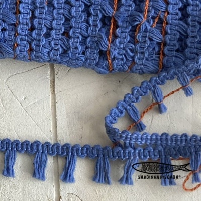 Franja com galão curta