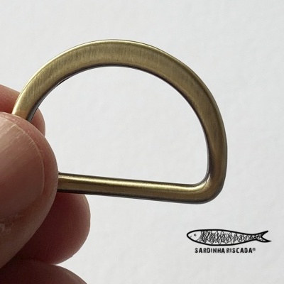 Argola Meia Lua  Premium - Ouro Escuro