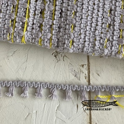 Franja com galão curta