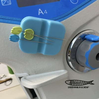 Mini Alfineteiro Magnético