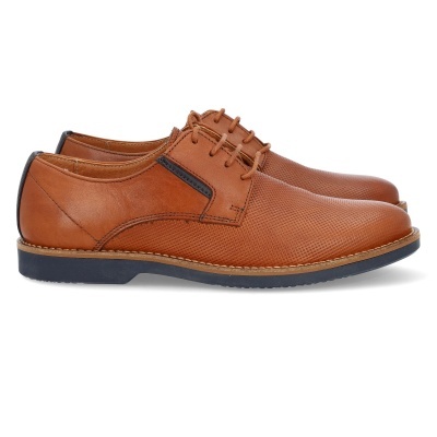 Sapatos sociais castanhos em pele com sola preta