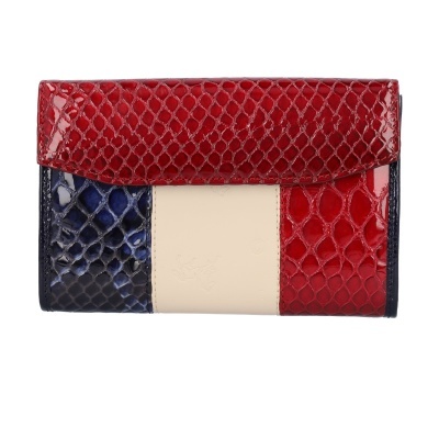 Carteira em couro com padrão imitação pele de cobra vermelha, azul e creme